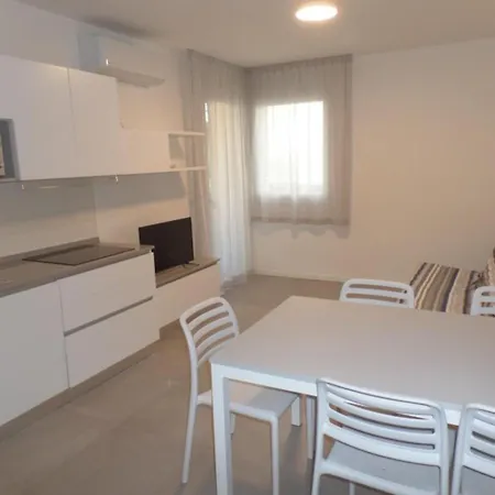 Apartment With A Pool And Hot Tub In A Quiet Area *