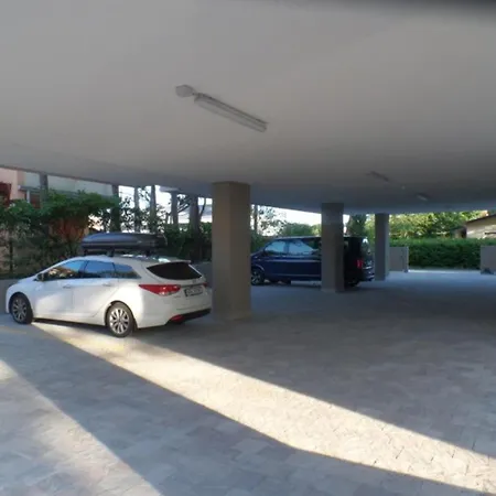 With A Pool And Hot Tub In A Quiet Area Apartamento *